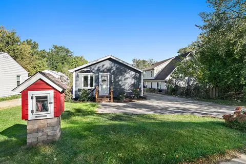 1904 Maple Ave, Downers Grove, IL 60515