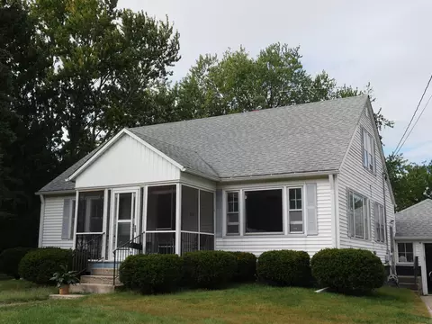 721 E 6th St, Sandwich, IL 60548