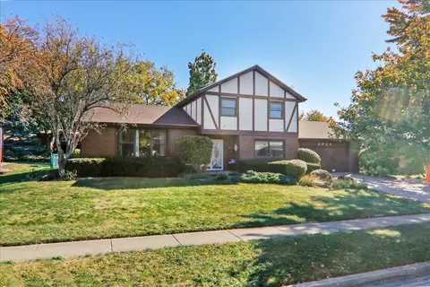 2924 Capen Dr, Bloomington, IL 61704 photo 1