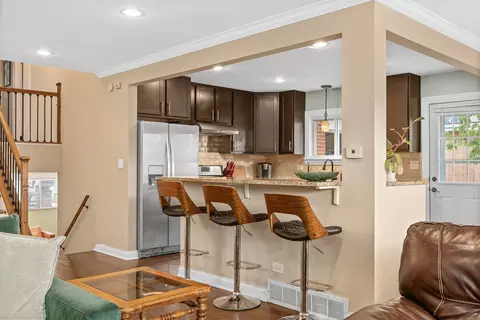 Kitchen - 519 Bedford Ln, Des Plaines, IL 60016 photo 5 of 5