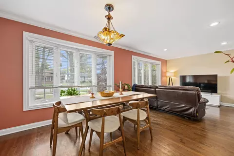 Dining - 519 Bedford Ln, Des Plaines, IL 60016 photo 2 of 2