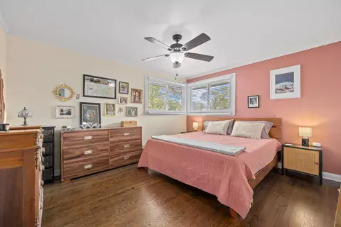 Bedroom - 519 Bedford Ln, Des Plaines, IL 60016 photo 1 of 5