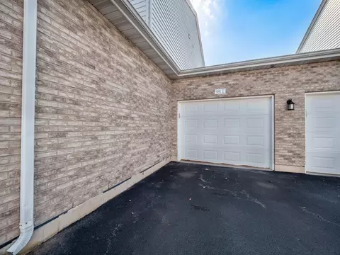 981 Constance Ln #E, Sycamore, IL 60178 photo 21