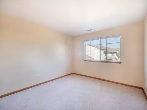 981 Constance Ln #E, Sycamore, IL 60178 photo 14