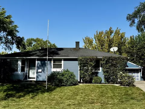 134 Toro Cir, Carpentersville, IL 60110