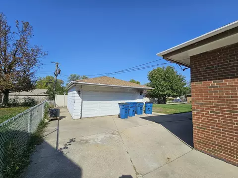 Exterior - 424 E Drake Ave, Addison, IL 60101 photo 4 of 6