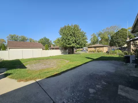 Exterior - 424 E Drake Ave, Addison, IL 60101 photo 5 of 6