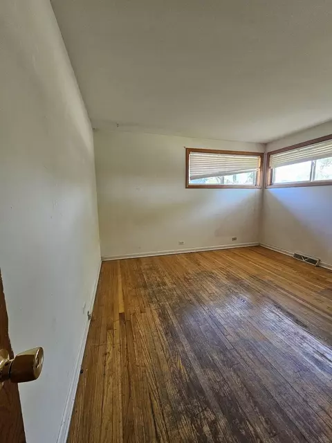 Bedroom - 424 E Drake Ave, Addison, IL 60101 photo 2 of 3