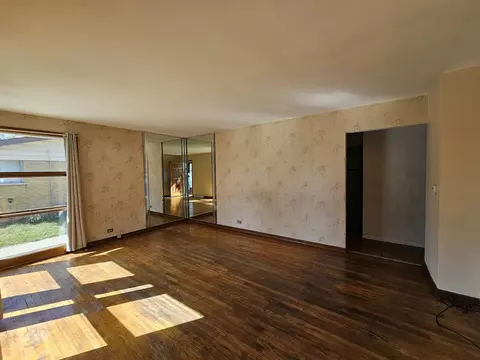 Living - 424 E Drake Ave, Addison, IL 60101 photo 1 of 2