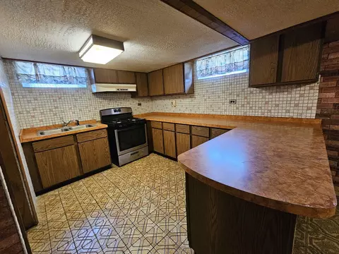 Kitchen - 424 E Drake Ave, Addison, IL 60101 photo 3 of 3