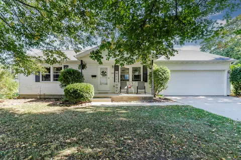 207 N Morgan St, Lexington, IL 61753