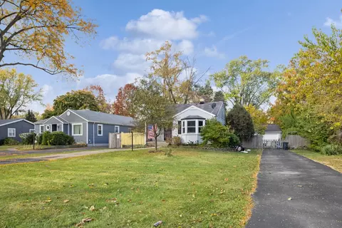 4716 River Dr, Lisle, IL 60532