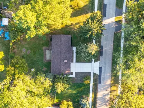 View/Area - 105 Gladys Ave, Fox River Grove, IL 60021 photo 3 of 6