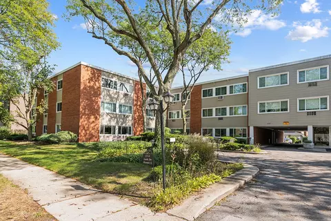1137 Leavitt Ave #103, Flossmoor, IL 60422