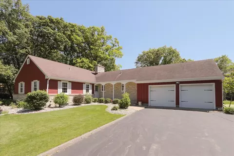 650 E Steger Rd, Crete, IL 60417