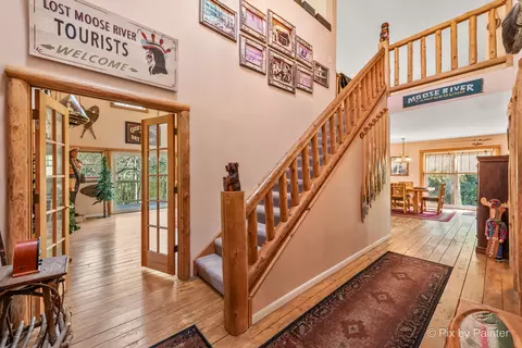 Entry Way - 208 Blackhawk Trl, Algonquin, IL 60102 photo 1 of 5