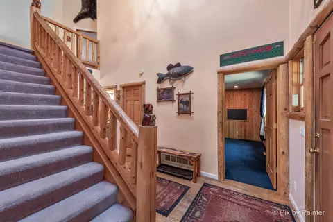 Entry Way - 208 Blackhawk Trl, Algonquin, IL 60102 photo 2 of 5