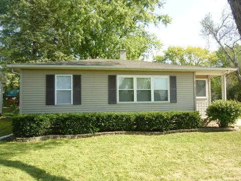 1516 Clayton Marsh Dr, Lake In The Hills, IL 60156