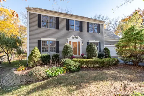 683 Framingham Ct, Gurnee, IL 60031