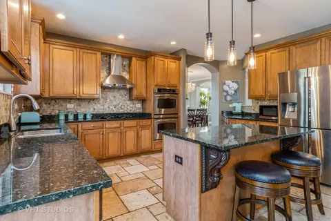 Kitchen - 26109 Mapleview Dr, Plainfield, IL 60585 photo 1 of 2