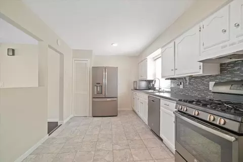 Kitchen - 120 Conley Cir, Bloomington, IL 61701 photo 2 of 4