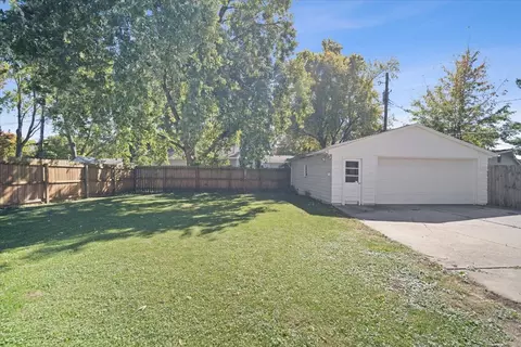 Exterior - 120 Conley Cir, Bloomington, IL 61701 photo 2 of 5