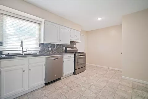 Kitchen - 120 Conley Cir, Bloomington, IL 61701 photo 4 of 4
