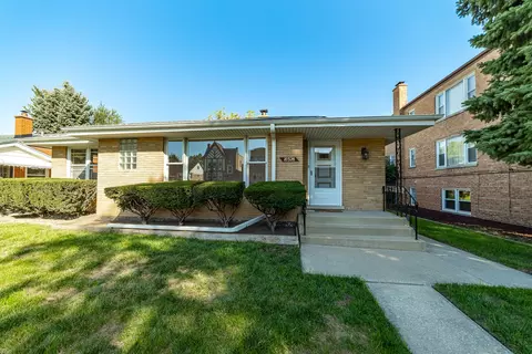 10328 Canterbury St, Westchester, IL 60154