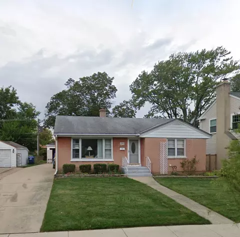 896 Webster Ln, Des Plaines, IL 60016