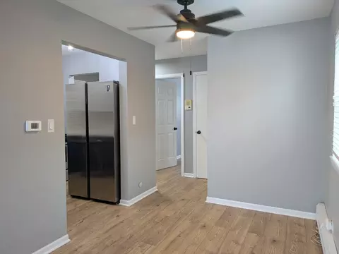 1250 E Washington St #8, Des Plaines, IL 60016 photo 4