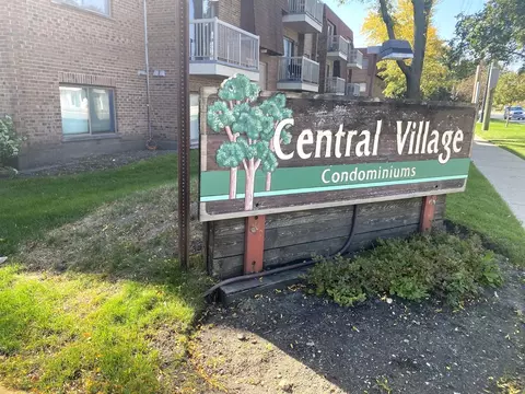 709 W Central Rd #A3, Mount Prospect, IL 60056