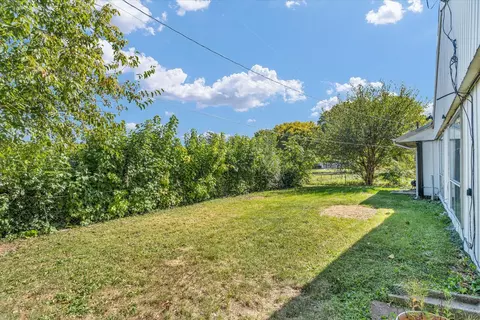 Exterior - 1106 Maplepark Dr, Champaign, IL 61821 photo 6 of 11
