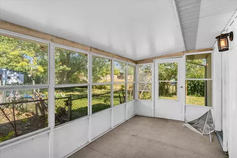 Exterior - 1106 Maplepark Dr, Champaign, IL 61821 photo 5 of 11