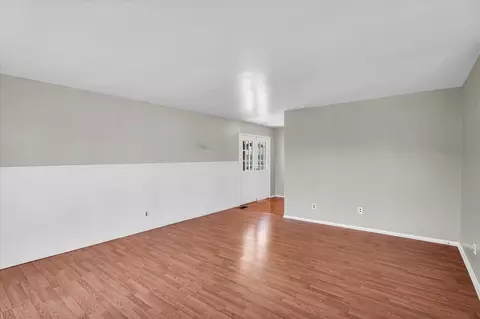 Living - 1106 Maplepark Dr, Champaign, IL 61821 photo 3 of 7