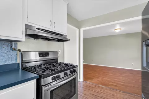 Kitchen - 1106 Maplepark Dr, Champaign, IL 61821 photo 3 of 5