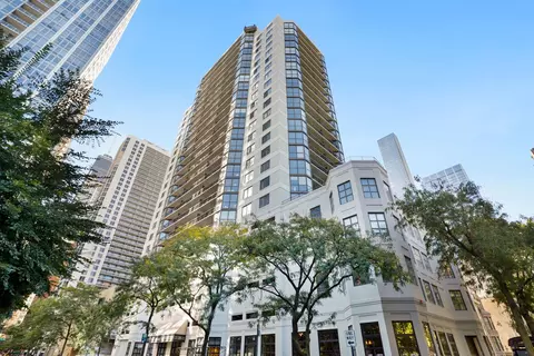 33 W Delaware Pl #22D, Chicago, IL 60610