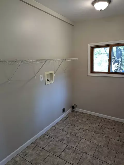 1448 W Stephenson St, Freeport, IL 61032 photo 5