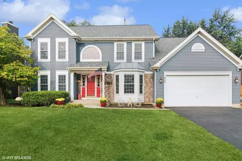 1820 Waverly Ln, Algonquin, IL 60102