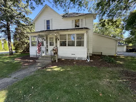 138 N Washington St, Genoa, IL 60135
