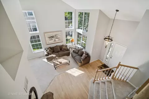 1355 Beacon Ln, Bartlett, IL 60103 photo 13