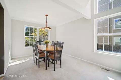 1355 Beacon Ln, Bartlett, IL 60103 photo 7