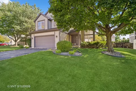 1355 Beacon Ln, Bartlett, IL 60103 photo 3
