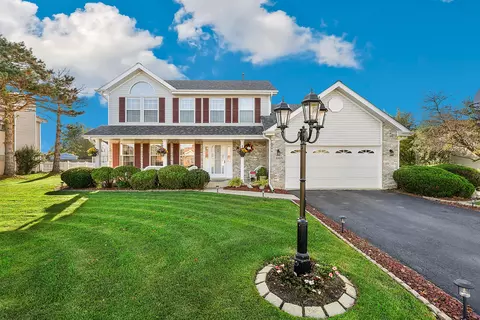 8105 Parkside Dr, Frankfort, IL 60423