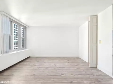 Living - 400 E Randolph St #3102, Chicago, IL 60601 photo 3 of 7