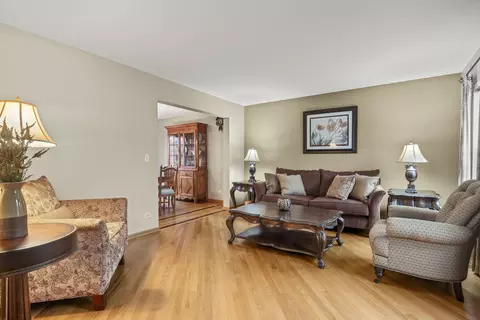 Living - 33 Forestview Ln, Aurora, IL 60502 photo 1 of 2