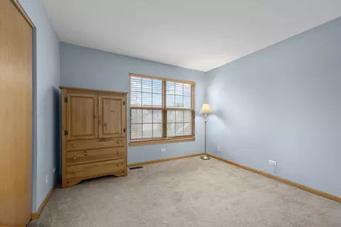 Bedroom - 33 Forestview Ln, Aurora, IL 60502 photo 4 of 4