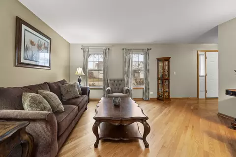 Living - 33 Forestview Ln, Aurora, IL 60502 photo 2 of 2