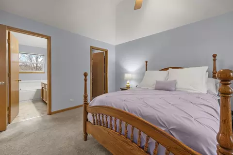 Bedroom - 33 Forestview Ln, Aurora, IL 60502 photo 2 of 4