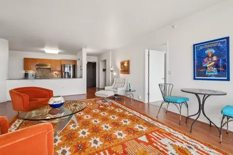 807 Davis St #2004, Evanston, IL 60201 photo 3
