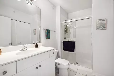 807 Davis St #2004, Evanston, IL 60201 photo 13